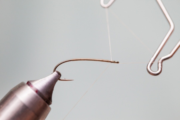 whip finish on fly hook