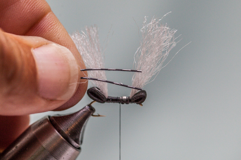 4-pack ICE FLIES Available in size 8-14 Ant rubber legs 